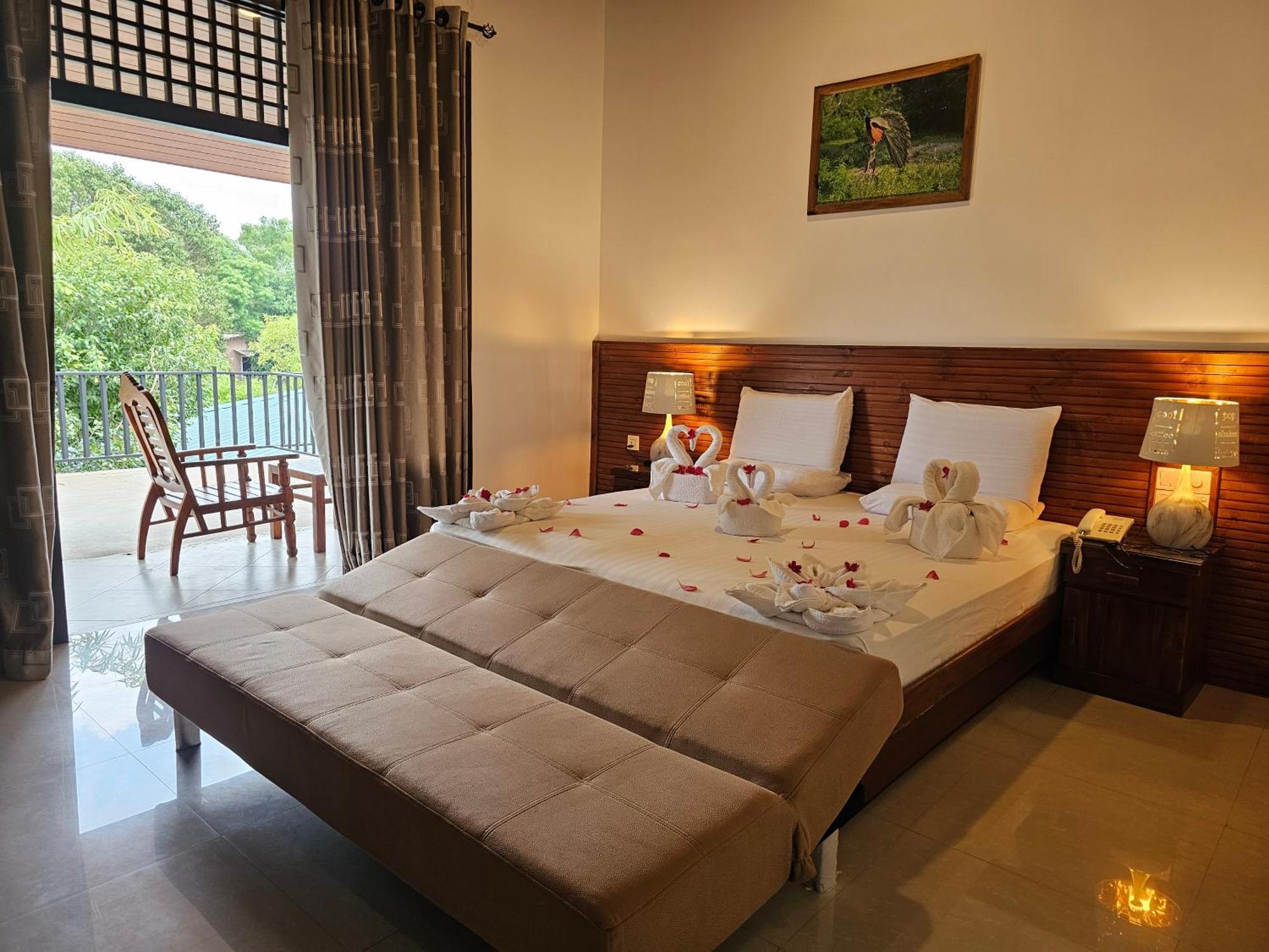 Gamodh Citadel Resort Anuradhapura Esterno foto