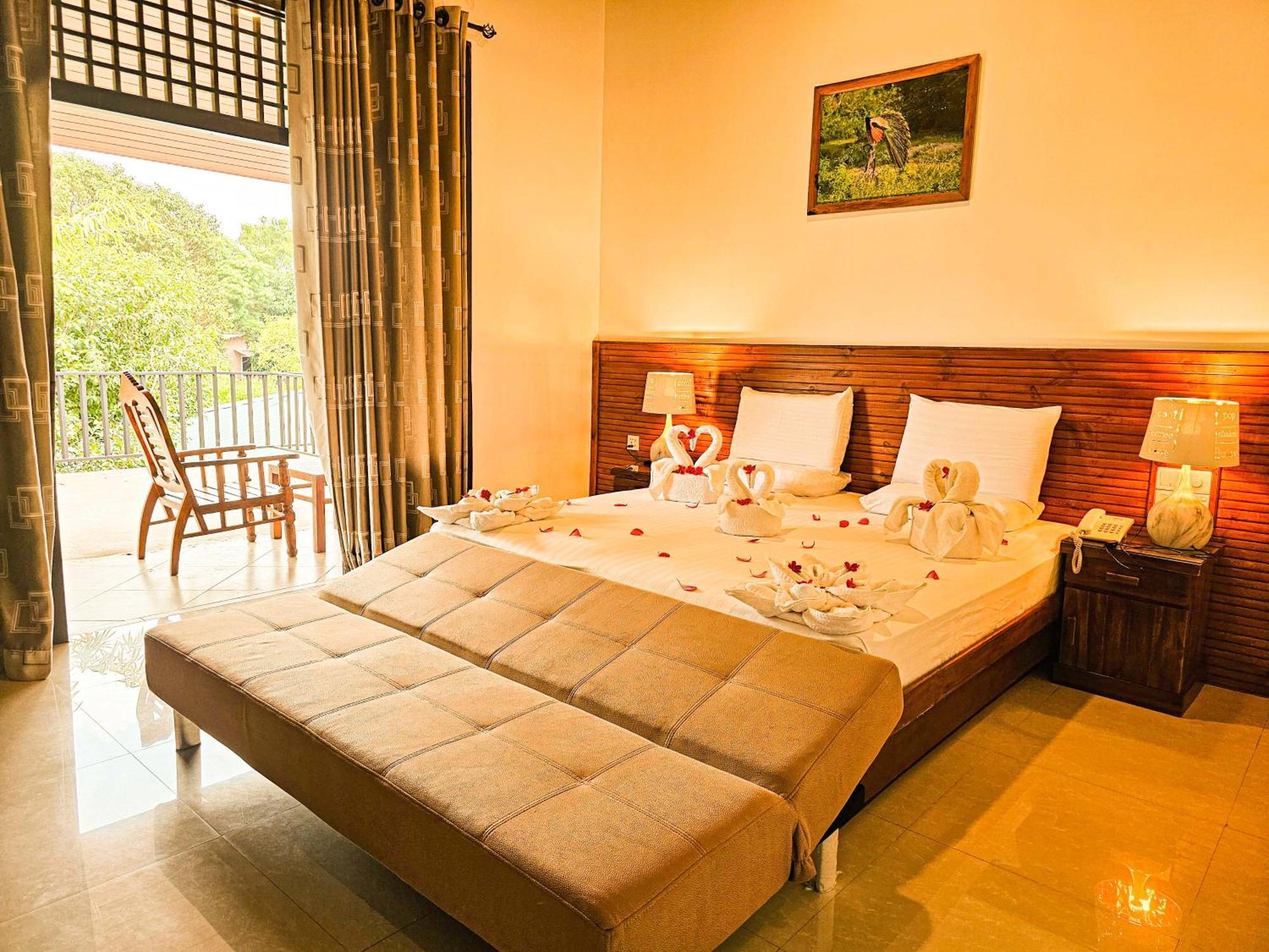 Gamodh Citadel Resort Anuradhapura Esterno foto