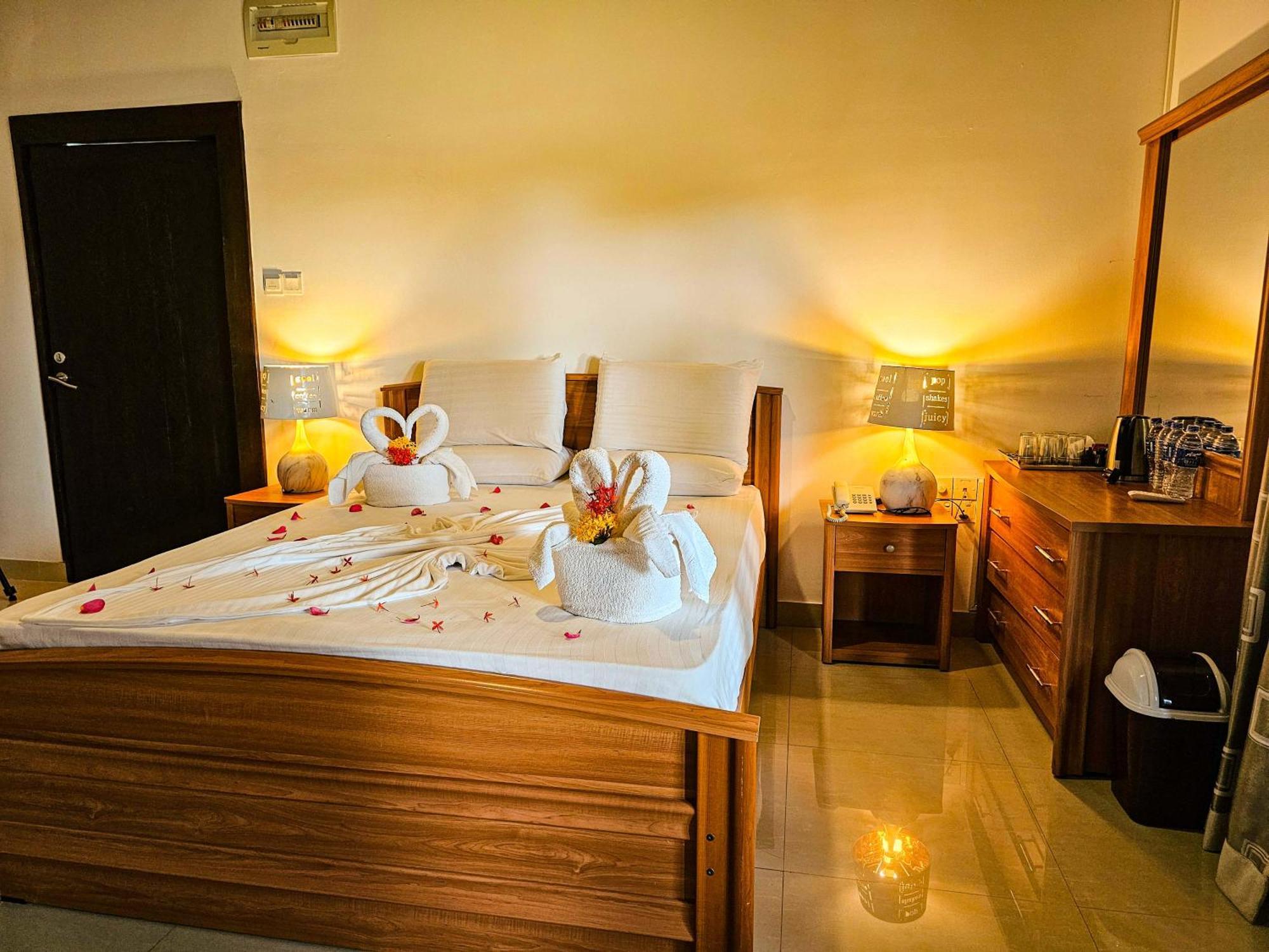 Gamodh Citadel Resort Anuradhapura Esterno foto