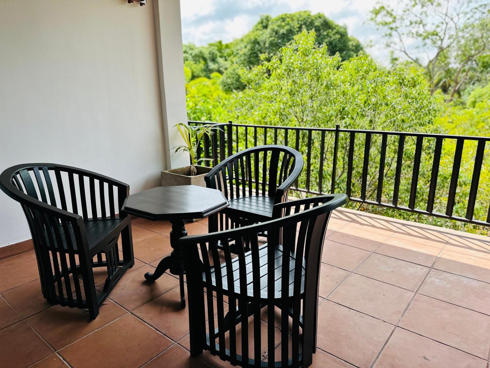 Gamodh Citadel Resort Anuradhapura Esterno foto