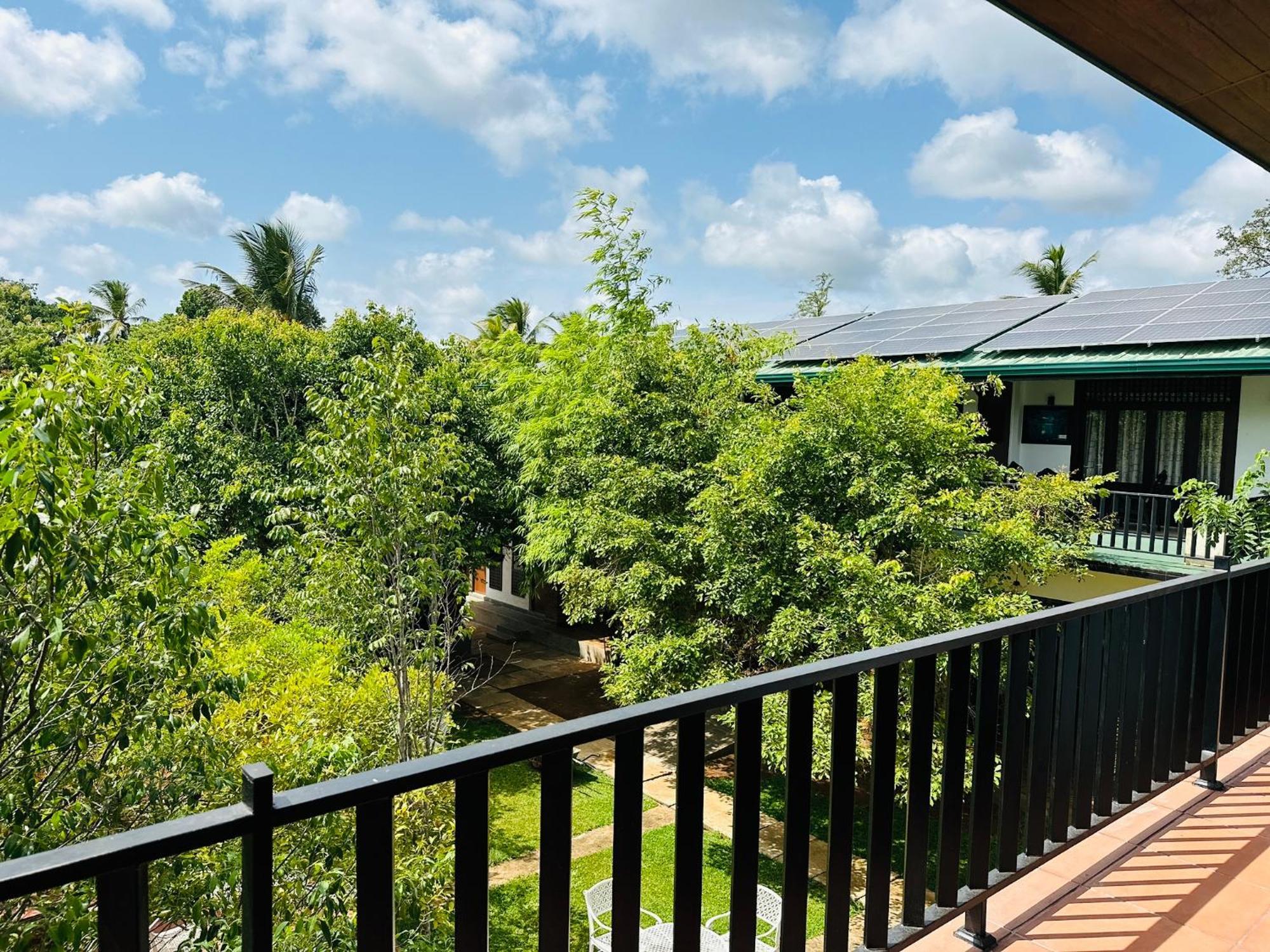 Gamodh Citadel Resort Anuradhapura Esterno foto