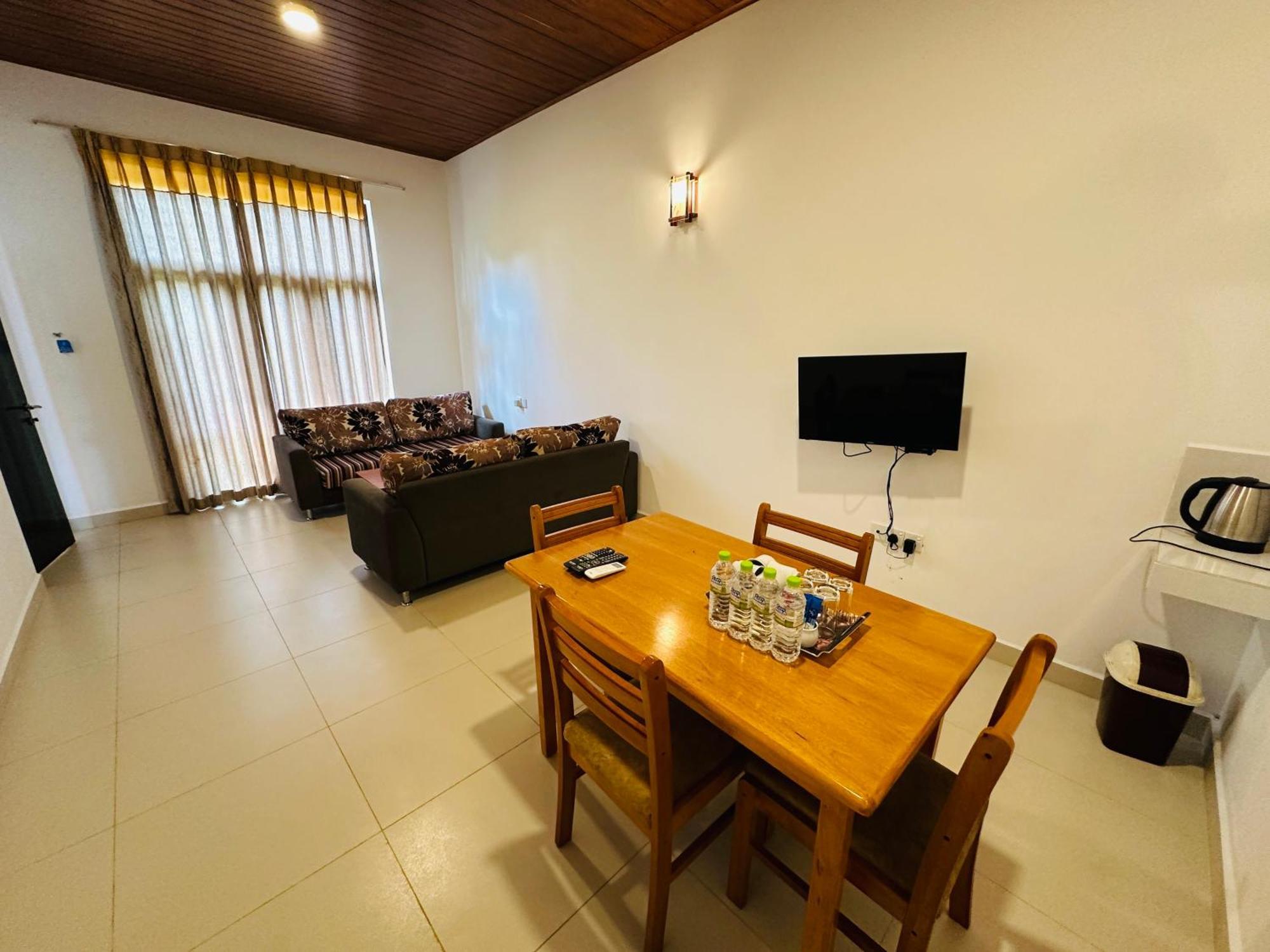 Gamodh Citadel Resort Anuradhapura Esterno foto