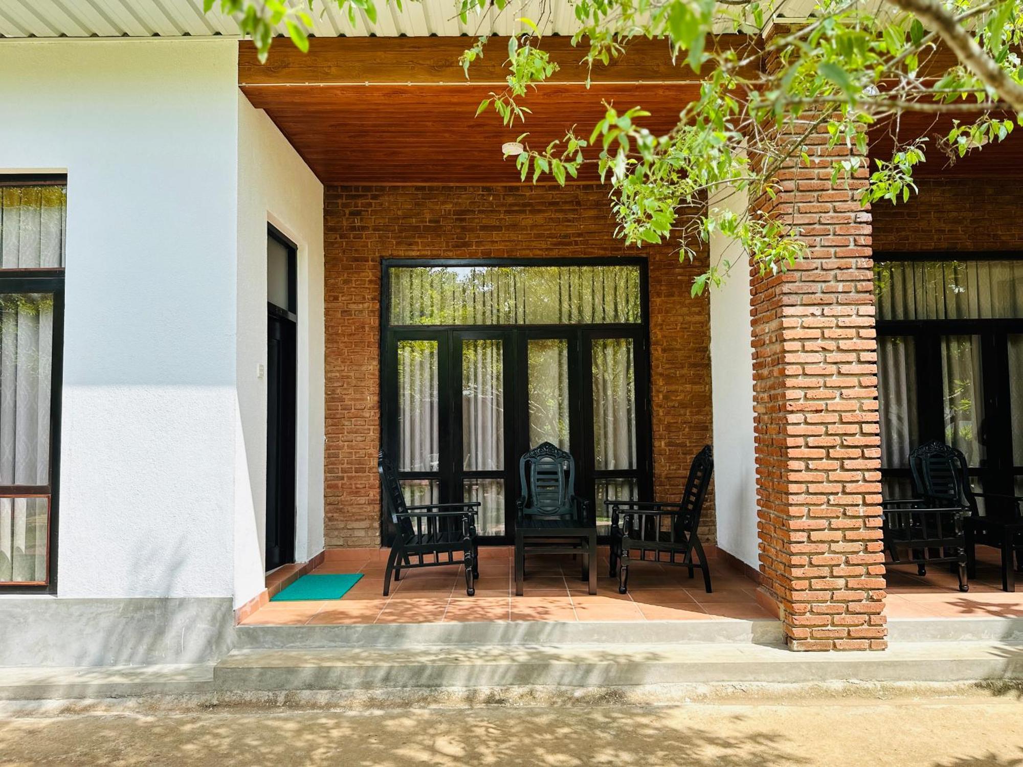 Gamodh Citadel Resort Anuradhapura Esterno foto