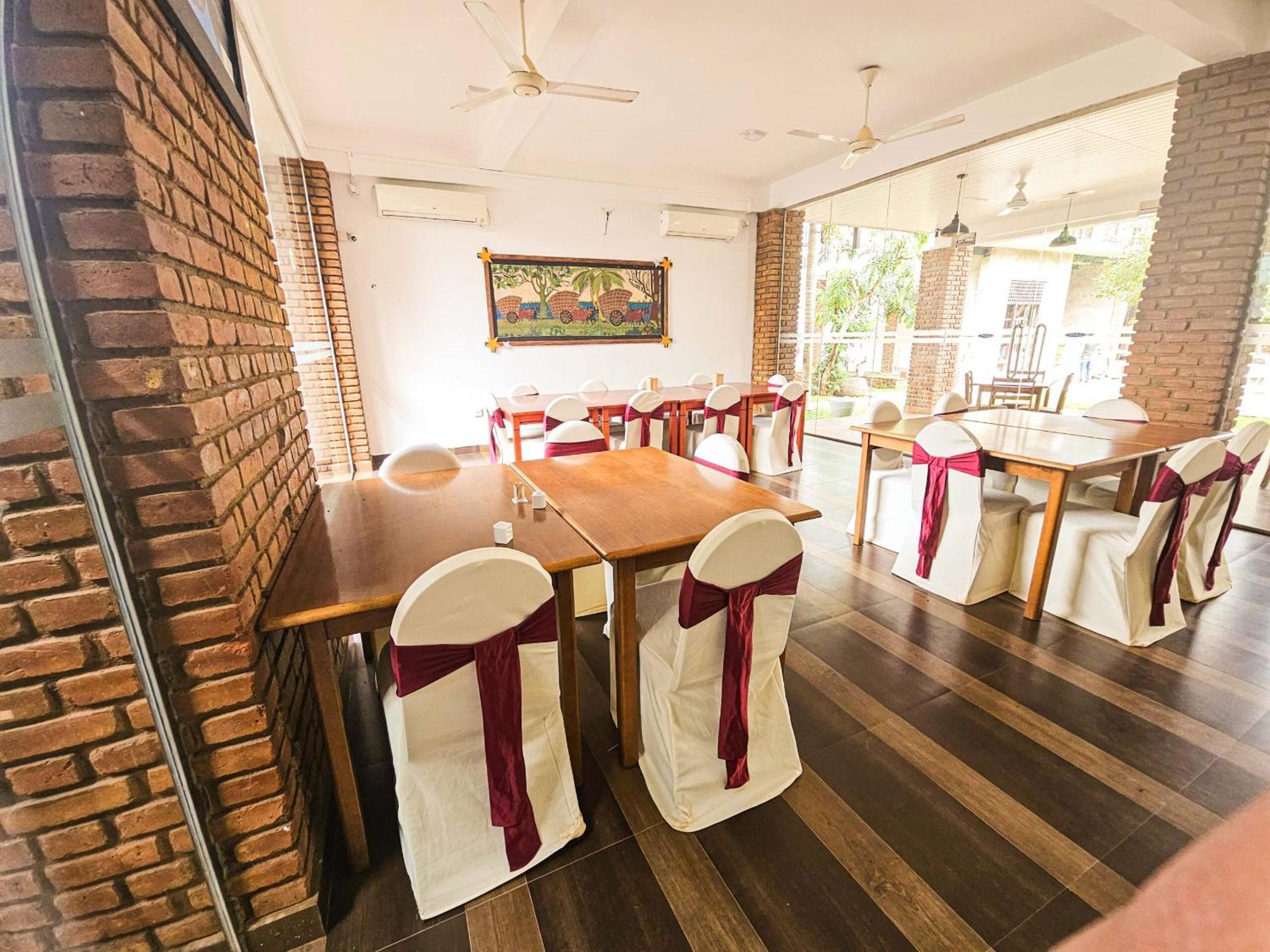 Gamodh Citadel Resort Anuradhapura Esterno foto