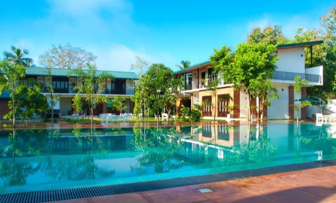 Gamodh Citadel Resort Anuradhapura Esterno foto